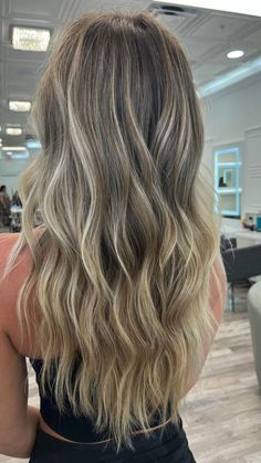 Blond Bayalage, Dirty Blonde Hair With Highlights, Blonde Light Brown Hair, Light Brunette Hair, Hairstyles For All Hair Types, Rambut Brunette, Summer Blonde Hair, Summer Blonde, Brown Hair Inspo