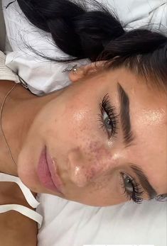 Freckles Makeup, Pretty Makeup Looks, Grade 9, Makeup Tut, Cute Makeup Looks, Soft Makeup, Makeup Looks Tutorial, Brow Pencil, Senior Pics