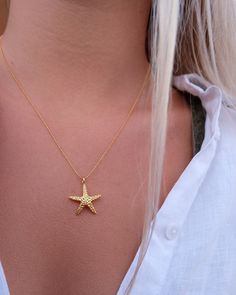 Beautiful golden starfish necklace.  Material: made in Sterling Silver and then plated with 18 carat gold, 3 layers of gold. Length: 21.5mm Width: 21.5mm  Please choose the length of the necklace, the sizes are 40cm, 45cm, 50cm or 60cm.  Each purchase comes in a lovely jewellery box, suitable as a gift or a treat for yourself. Gold Starfish Charm Jewelry, Gold Nautical Jewelry With Star Charm, Ocean-inspired Gold Jewelry With Star Charm, Yellow Gold Star Necklaces With Starfish Charm, Ocean-inspired Gold Jewelry With Starfish Charm, Yellow Gold Starfish Necklace As Gift, Starfish Necklace, Lovely Jewellery, Starfish