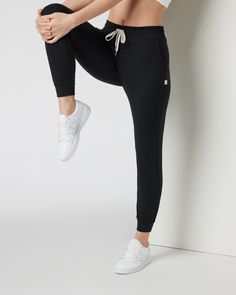 Meet the pants you'll never want to take off, now in a longer inseam. The Performance Joggers have a slim but relaxed fit, side pockets and a drawstring. Designed with our softest premium stretch fabric, they're your new go-to. | Vuori Performance Jogger Pants - Long | Black Heather | XXL Vuori makes premium performance apparel inspired by the active Coastal California lifestyle; an integration of fitness, surf, sport, and art. Breaking down the boundaries of traditional activewear, we are a new Sporty Mid-rise Bottoms For Loungewear, Mid-rise Bottoms With Side Pockets For Loungewear, Sporty Drawstring Joggers For Lounging, Sporty Mid-rise Pants With Comfort Waistband, Sporty Mid-rise Pants For Everyday, Black Drawstring Bottoms For Everyday, Relaxed Drawstring Pants For Everyday, Athleisure Pants With Hip Pockets For Loungewear, Mid-rise Sweatpants With Pockets For Loungewear