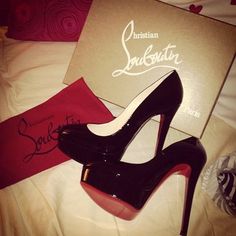 always go back to the classix Red Bottom Heels Outfit Classy, Black Heels With Red Bottoms, Red Bottom Heels Outfit, Louboutin Heels Aesthetic, Louboutin Platform Heels, Heels Red Bottoms