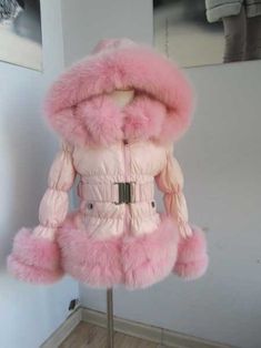 Aesthetic Snow, Pink Fur Coat, Diy Vetement, Pink Fur, 2000s Fashion Outfits, Pink Girly Things, Winter Fits, Everything Pink