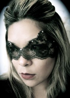 cat lace Black Lace Mask, Catwoman Mask, Mardi Gras Makeup, Masquerade Mask Black, Ball Masks, Masquerade Ball Masks, Lace Masquerade Masks, Masquerade Ball Gown, Catwoman Cosplay