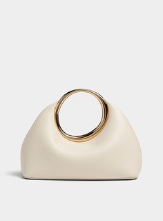 Unique Bags Design, Gold Handbag, Mode Tips, Mode Zara, Round Handle, Purse Brands