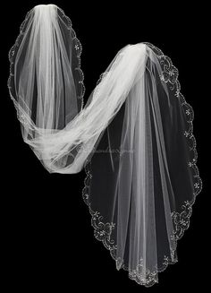 two - tiered bridal veil with scalloped edge