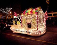 a float is decorated with lights and decorations