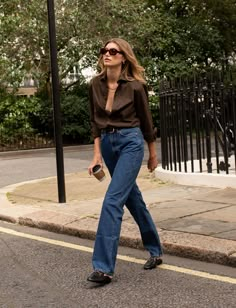 Shop All – With Nothing Underneath Straight Leg Jeans Outfits, Off Duty Outfits, 90s Trends, Work Fits, Brown Shirt, The Boyfriend, Brown Outfit, Boyfriend Shirt