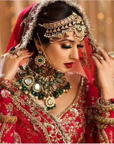 Bridal Campaign, Indian Bride Makeup, Bride Photos Poses, Bridal Makeup Images, India Wedding, Indian Bride Outfits, Boujee Outfits, Indian Jewellery Design Earrings, Bride Inspiration