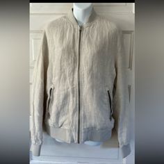 Nwot H & M Men's Lined 100% Linen Bomber Jacket Size: Large Measurements In Pictures Color: Beige Two Front Pockets Zipper Closure Absolutely Perfect Condition Smoke Free Home Baseball Jacket Men, Vintage Varsity Jacket, H&m Men, Hooded Jacket Men, H&m Jackets, Mens Hooded, H&m Jeans, Hooded Jacket, Varsity Jacket