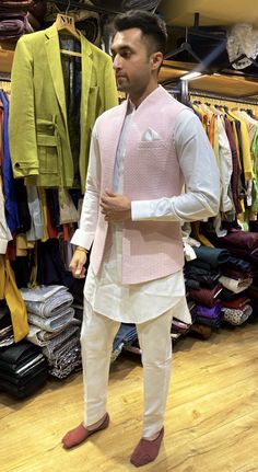 Pink Koti For Men, Men Bridal Wear Indian, Roka Outfit For Men, Long Nehru Jacket For Men, Summer Wedding Outfits Indian Men, Sadri Designs For Men, Kurta Bandi For Men, Men Reception Outfit, Kurta With Jacket For Men