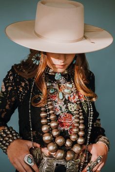 High End Western Fashion, Luxury Concho Lariat Jewelry, Bohemian Turquoise Concho Jewelry, Cowgirl Inspired Outfit, Traditional Turquoise Necklace With Concho, Boho Cowgirl Style Western Chic, Southwest Style Clothing, Hippie Cowgirl Style, Vintage Turquoise Concho Necklace