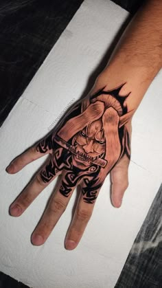 Tattoo do Ceifador da morte na mão Unique Naruto Tattoos, Anime Tattoos Forearm, Anime Curse Mark Tattoo, Naruto Hand Tattoo Ideas, Sealing Jutsu Tattoo, Anime Hand Tattoos For Guys, Naruto Tattoos For Men, Chidori Tattoo, Hand Anime Tattoo