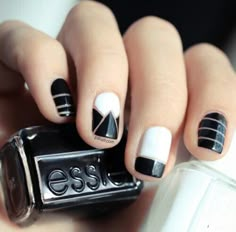 Not quite zebra stripes but cool black and white. Nail Art Blanc, Black And White Nail Designs, Black And White Nail, Deco Nails, Space Nails, Nagellack Trends, Art Deco Nails, Geometric Nail, White Nail Art