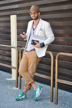 Pitti mens street style  Men Street Fashion Style Snap Men Street Fashion, Men's Street Style, Fashion Tag, Sharp Dressed Man, Men Street, Man Style, Komplette Outfits, Suit Fashion, Mens Style