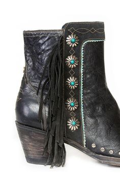 Apache Kid Boot