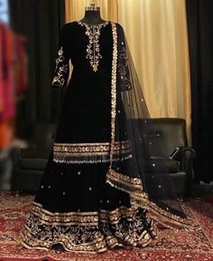 Gharara Designs, Wedding Salwar Suits, डिजाइनर कपड़े, Gaun Fashion, Pakistani Dresses Casual, Indian Bridal Dress, Smile Food, Pakistani Bridal Dresses