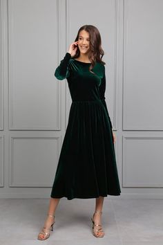 Velvet Dress Midi, Midi Velvet Dress, Dark Green Velvet Dress, Fall Bridesmaid, Emerald Green Velvet Dress, Long Sleeve Elegant Dresses, Dark Green Bridesmaid Dress, Evening Midi Dress, Velvet Bridesmaid Dresses