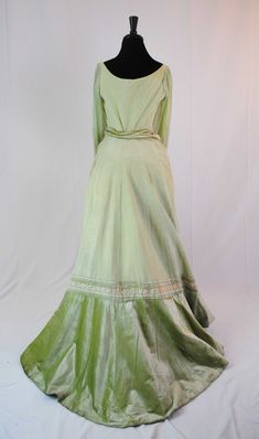 Trained Evening Dress, 3 Piece, Early 1900s - Etsy Vintage Green Dress With Historical Design, Green Vintage Dress With Historical Design, Fitted Green Regency Style Dress, Green Fitted Regency Style Dress, Green Regency Style Fitted Dress, Fitted Green Victorian Dress For Costume, Fitted Green Victorian Dress Costume, Green Fitted Victorian Costume Dress, Fitted Green Victorian Dress