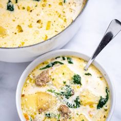 Sausage and Potato Soup made with potatoes, Italian sausage, and spinach simmered in a creamy broth topped with parmesan, ready in under 45 minutes! Potato Sausage Soup, Sausage And Potato Soup, Chicken Soup Crockpot, Sausage And Spinach, Sausage Rice, Breakfast Appetizers