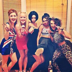 59 Creative Homemade Group Costume Ideas Girlfriend Group, Girl Group Halloween Costumes, Girl Group Costume, Hallowen Ideas, Diy Kostüm, Girls Group, Costumes For Teens, Diy Halloween Costume