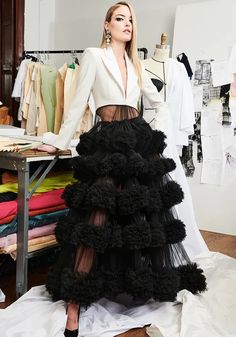 Tuxedo Bodice Tiered Tulle Cocktail Dress. Ivory blazer top with tulle tiered skirt for a bold masculine and feminine bride who wants a nontraditional look from Christian Siriano. Ivory Blazer, Tulle Cocktail Dress, Tule Rok, Blazer Top, Christian Siriano, Mode Inspo, Tiered Skirt, Pre Fall