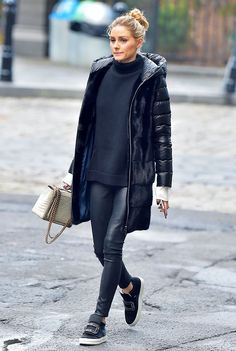 Olivia Palermo street style puffer coat Outfit In New York, New York Winter Outfit, Olivia Palermo Street Style, New York Winter, Street Style Winter, White Slip, Roger Vivier