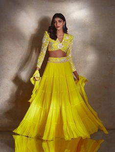 Ruffle Gown Indian, Ruffle Dupatta, Haldi Dress, Camellia Flowers, Haldi Outfits, Crop Top Lehenga, Haldi Outfit, Lehenga Saree Design, Simple Lehenga