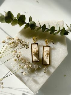 Elegant Pressed Flower Drop Earrings, Elegant Gold Earrings With Pressed Flowers, Wedding Pressed Flower Drop Earrings, Elegant Wedding Earrings With Birth Flower, Elegant 3d Flower Earrings For Jewelry Making, Wedding Drop Earrings With Pressed Flowers, Birth Flower Drop Earrings For Wedding, Elegant White Earrings With Pressed Flowers, Elegant Pressed Flowers Earrings For Wedding