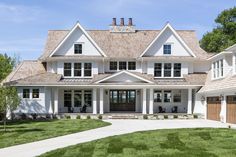 New England House Plans, Country House Exterior, Shingle Style Architecture, New England House, England House, Lakehouse Ideas, Windsor House, Bloxburg Houses, Dream Life House