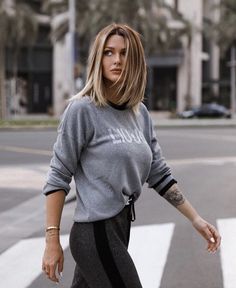 Blonde Lob Hair Straight, Bronde Bob Straight, Dark Blonde Lob Straight, Dark Blonde Long Bob Straight, Quick And Easy Summer Hairstyles, Long Bob Blonde, Effortless Hair, Summer Hairstyles For Medium Hair