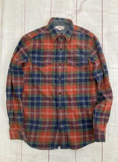 Wallace & Barnes Heavy Cotton Plaid Flannel Long Sleeve Button Down Shirt Tagged Size XS. Condition is "Pre-owned". Shipped with USPS Priority Mail. ALL ITEMS ARE USED, UNLESS STATED OTHERWISE. SEE PHOTOS FOR CONDITION AND MEASUREMENTS PLEASE ASK ALL QUESTIONS FIRST! *Please advise: pictures are taken outdoors, natural light can sometimes change the balance. But I am taking photos as close to actual as possible!* PLEASE MESSAGE FOR INTERNATIONAL PRICING. Check out all my other auctions ALL SALES