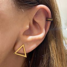 Triangle Stud earrings! ▸Handmade of Sterling Silver 925 that is 24k DOUBLE Gold filled High-quality gold finish that is made to last for a long time 😌 >> Handcrafted with love for you in Greece! Suitable for women of all ages! SIZE The diameter of the triangle is 0.55 inches - 1,4 cm. All Artiby jewelry comes in beautiful packaging, gift-ready. >>IS IT A GIFT? If you wish to send a personal message, please name it at the checkout process! ------------------------------------------- Simple Gold Studs, Minimalist Earrings Silver, Leaf Ear Cuffs, Minimalist Ear Cuff, Cartilage Ear Cuff, Earrings Triangle, Triangle Earrings Stud, Hematite Necklace, Triangle Studs