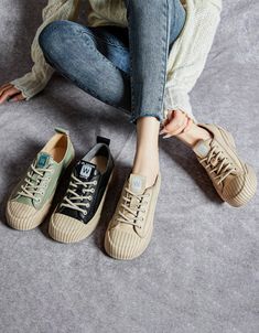 Features: 
 Item: Leather Sneakers 
 Brand: ixtws 
 Gender: Women 
 Main Material: Cowhide 
 Heel Type: Flat 
 Upper Material: Cow Leather 
 Heel Height: Mid (5.5 cm) 
 Closure Type: Lace-up 
 Season: Summer, Spring, Autumn 
 Color: Black, Green, Beige 
 Size:35-40 Skateboard Shoes, Four Season, Sneakers For Women, Pig Skin, Women Hoodies Sweatshirts, Sneaker Brands, Suede Heels, Pump Shoes, Leather Sneakers