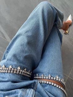 Cut Out Jeans, Simple Tank Tops, Street Jeans, Denim And Diamonds, Denim On Denim, Mode Inspo, 가을 패션, Mode Inspiration, High Waisted Denim