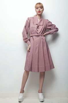 "70s does 50s shirtwaist dress grey pink checked pleated LARGE L vintage 70s does 50s pleated shirtwaist dress L large collar with long sleeves 3-button closure to waist small checked print matching belt (28.5-31.5\") unlined -----Measurements (taken flat) Shoulders :  14\" Bust (flat x 2) :  39\" Waist (flat x 2) :  31\" Hips (flat x 2) :  54\" Length :  42\" Sleeve Length :  24\" Tag :   - Pinned on model? :  No Note :    Valeria is 5′8″ tall with 32\" bust, 25\" waist, and 35\" hips Visit { S Bright Dress, Cotton Maxi Skirts, Shirtwaist Dress, Cotton Maxi, Mod Dress, Star Dress, Dress Purchase, Vintage Modern, Dress Clothes For Women