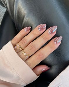 Mauve Glazed Nails, Fall Iridescent Nails, Terracotta Chrome Nails, Chrome Nail Ideas Fall, Chrome Over Cat Eye Nails, Shay Mitchell Nails, Mauve Nails With Chrome, November Nails Chrome, Light Brown Nails With Chrome