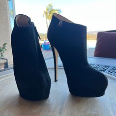 Size 37.5 Black Suede High Heel Bootie . Like New Zanotti Shoes, Suede High Heels, Giuseppe Zanotti Shoes, Giuseppe Zanotti, Black Suede, Bootie, High Heel, Bootie Boots, Ankle Boots