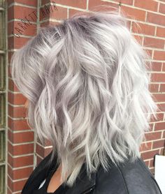 Metallic Silver Wavy Choppy Bob Wavy Silver Hair Short Haircuts, Layered Bob Short Over 50 Gray Hair, Thick Wavy Gray Hair Styles, Lob For Thick Wavy Hair, Edgy Shag Haircut, Bob 2023, Modern Bob Hairstyles