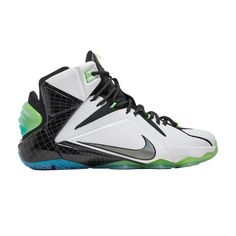 Find NIKE Lebron 12 'all Star on Editorialist. Paying tribute to New York City for the 2015 NBA All-Star Game, the LeBron 12 incorporates design elements from the city’s Flatiron Building. Featuring a primarily white upper on the Hyperposite and Megafuse mesh paneling, a tonal grid pattern emerges on the shiny black heel. The green-to-blue gradient fade on the heel counter matches the tones of the Flywire cables, which also reinforce support in the midfoot. Flatiron Building, Green To Blue, Black Heel, Nike Lebron, Grid Pattern, Flat Iron, Mens Shoes Sneakers, Black Heels, All Star