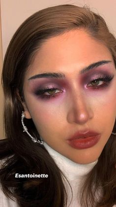 Inspiring Makeup Looks, Amazing Eye Makeup, Unique Prom Makeup, Vanity Makeup Ideas, Fierce Make Up Look, Simple Glam Makeup Looks, Party Make Up Looks, Under Eye Makeup Looks