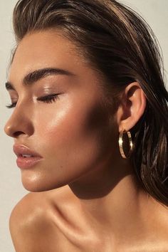 @patriciafurivai Maquillaje Glowy, Winter Make-up, Winter Make Up, No Make Up Make Up Look, Selena Gomez Makeup, Facial Skincare, Makeup Tip, Leona Lewis, Aesthetic Luxury