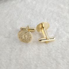 Wedding Initials Date Cufflinks,Wedding Logo Cufflinks,Custom Logo Cufflinks,Personalized Wedding Cufflinks,Groom Wedding Gift,Gift for Him Personalized Wedding logo Cufflinks,Groom Wedding Cufflinks,Date and Initials Cufflinks,Engraved CuffLinks,Elegant Monogrammed Cufflinks Customize this very popular Personalized Wedding Cufflinks with any name,logo,date,initials, Coordinates,Roman Numeral,symbols that is special to you. Materials: of 925 sterling silver Color: Silver / 18k gold plated / whit Adjustable Round Cufflinks For Anniversary, Round Screw Back Cufflinks For Anniversary, Elegant Gold Cufflinks With Initials, Personalized Round Cufflinks For Wedding, Round Cufflinks With Screw Back For Gift, Classic Engraved Cufflinks For Wedding Gift, Personalized Wedding Cufflinks, Gold Cufflinks With Initials For Gift, Gold Cufflinks With Initials