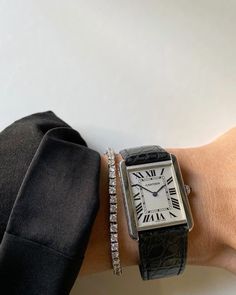 Elegant Watches Women, Vintage Watches Women, Retro Watches, Cartier Tank, Cartier Watch, Old Money Style, Classy Jewelry, Jewelry Lookbook, Girly Jewelry