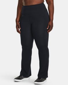 Ultra-soft fabric is breathable & comfortable|4-way stretch material moves better in every direction|Wide, flat waistband sits just right on the hips|Side drop-in pocket Dress Outfits Ideas, Under Armour Leggings, Under Armour Pants, Pants And Leggings, A Workout, Bottom Clothes, Flare Pants, Bra Sizes, Stuff I Want