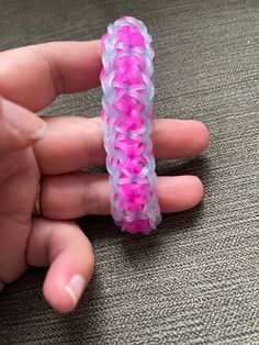 Handmade starburst friendship bracelet!  Comes in a variety of colors/patterns.  Let me know which one you would like! Bands Aesthetic, Starburst Bracelet, Loom Tutorials, Rainbow Loom Bracelets Easy, Rainbow Loom Tutorials, Rainbow Loom Designs, Loom Designs, Rainbow Loom Charms, Loom Charms