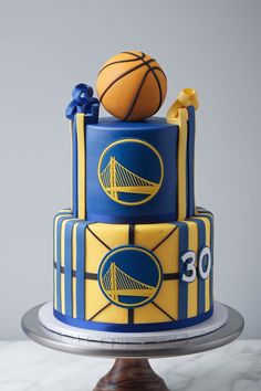 Ultimate Golden State Warriors Birthday Cake for True Fans Steph Curry Cake Ideas, Steph Curry Birthday Cake, Golden State Warriors Cake Topper Printable, Nba Themed Cake, Warriors Birthday Cake, Golden State Warriors Birthday Cake, Golden State Warriors Birthday, The Warriors