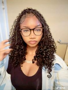 summer braids braid ideas for black girls short brown boho Braids For Round Faces Black Women, Mid Back Length Knotless Braids, Black Protective Hairstyles Braids, Hairstyle Inspo Black Women, Braids For Light Skin Women, Braids For Big Foreheads, Hair Inspo Black Women, Summer Braids For Black Women, Short Protective Styles