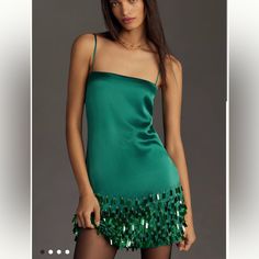 Never Worn Christmas Cocktail Dresses, Unique Mini Dresses, Jewel Tone Dress, Rhode Skin, Silver Mini Dress, Short Green Dress, Semi Dresses, Crystal Embroidery, Emerald Green Color