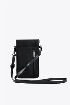 BÉIS 'The ID Crossbody Bag' In Black - Crossbody Bag With ID Pocket Travel Crossbody Bag, Chic Crossbody Bag, Travel Crossbody, Large Gift Bags, Luggage Cover, Black Travel, Functional Accessories, Gym Shoes, Black Crossbody