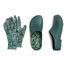 Unleash Your Green Thumb with MUK LUKS Women's Garden Clog and Glove Set where style meets practicality for your gardening endeavors. This set combines comfort, functionality, and protection to make your time in the garden truly enjoyable. The Garden Clog features a removable and washable insole, ensuring that your feet stay fresh and comfortable throughout your gardening sessions. The non-slip tread provides stability on various surfaces, making these clogs an ideal choice for your outdoor acti Gardening Shoes For Women, Gardening Shoes, Mesh Gloves, Garden Shoes, Garden Clogs, Platform Flip Flops, Summer Slippers, Walking Sandals, Closed Toe Shoes